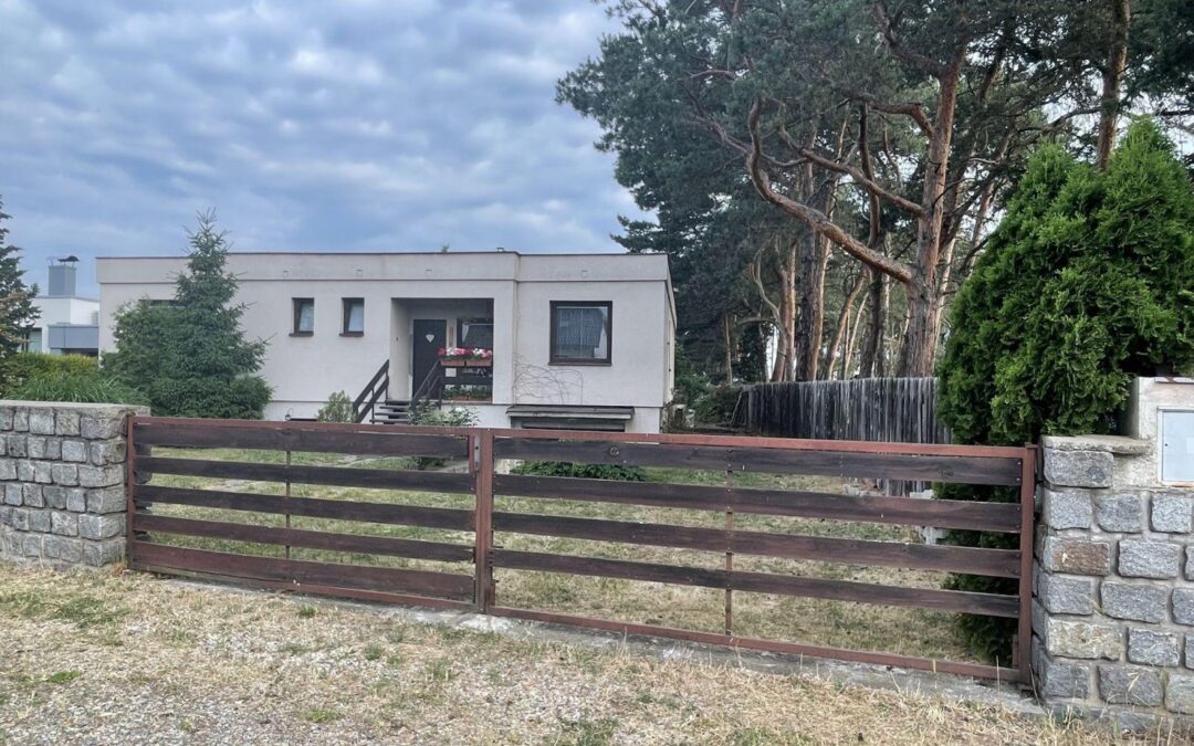 Nabízím exkluzivně k&nbsp;prodeji RD 5+1 na pozemku o&nbsp;celkové výměře 765 m2 v&nbsp;Chrástu u&nbsp;Tišic.